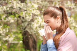 How Seasonal Changes Can Trigger Allergic Reactions